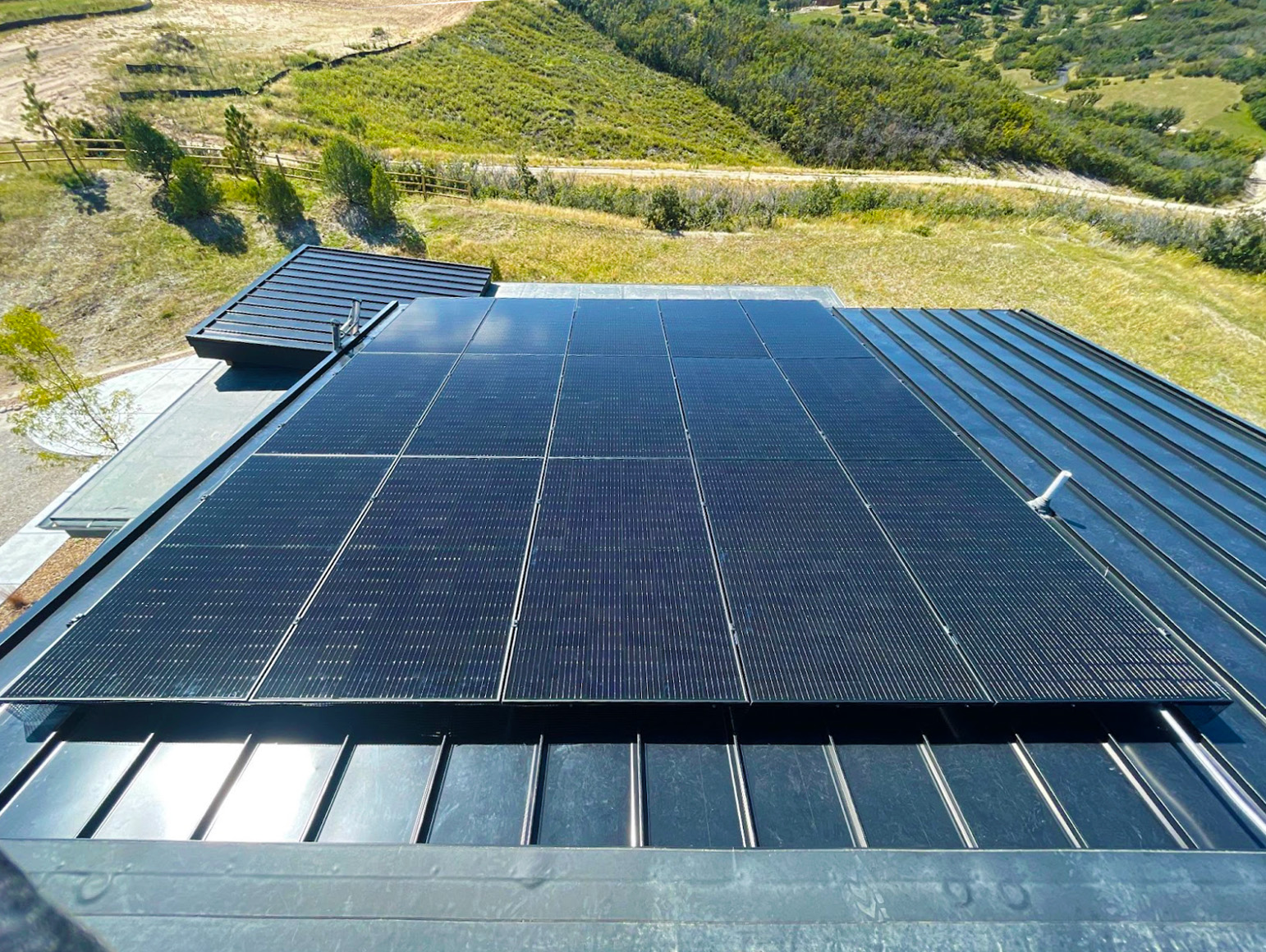 Solar-Power-Pros_Best-Roof-Materials-for-Solar-Panels_Standing-Seam-Metal-2_Screenshot_web1542