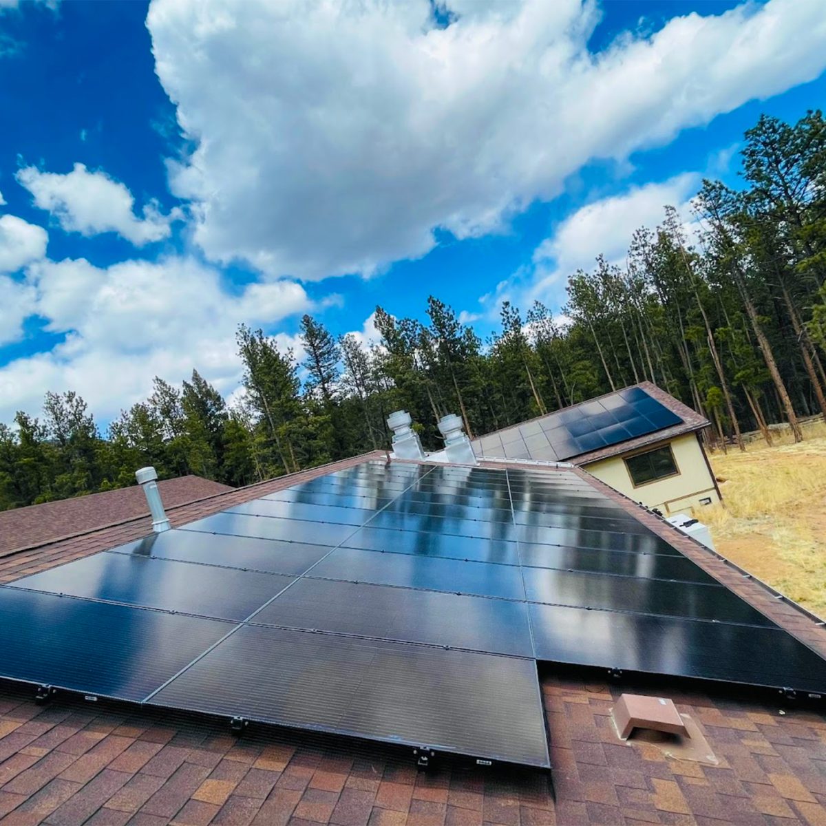 Best Roof Materials for Solar Panels | Asphalt Shingles are Most Common | Solar Power Pros